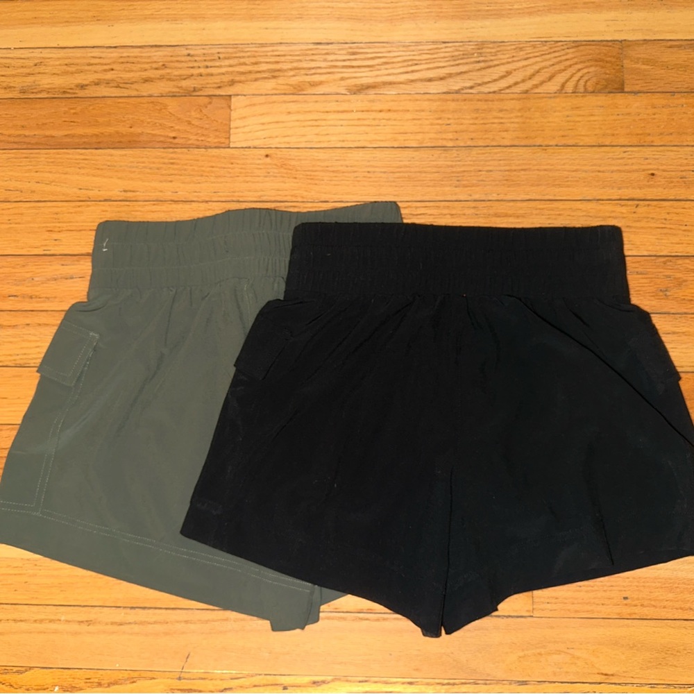 2 Pair Abercrombie & Fitch Black and Olive Traveler Shorts XS